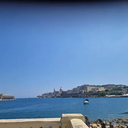 10 Mins To Valletta Modern Seaside Apartment Ta Xbiex