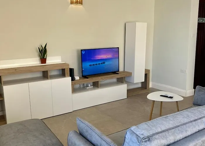 Apartment 10 Mins To Valletta Modern Seaside