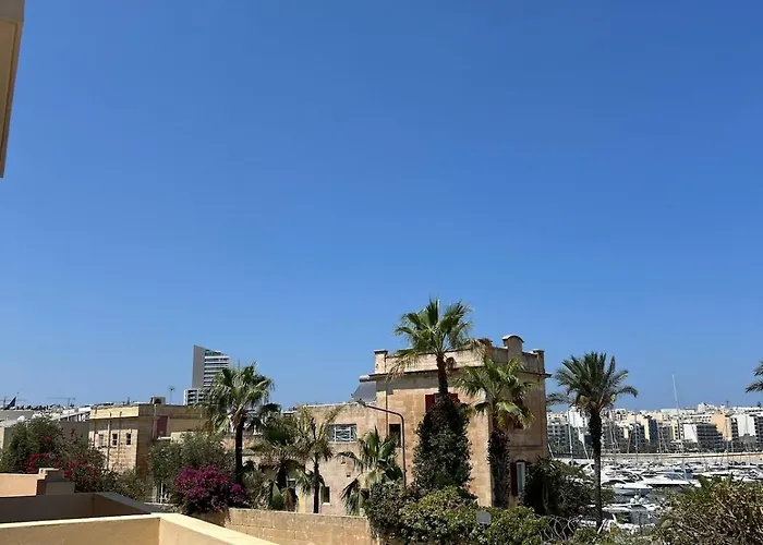 Apartment 10 Mins To Valletta Modern Seaside *
