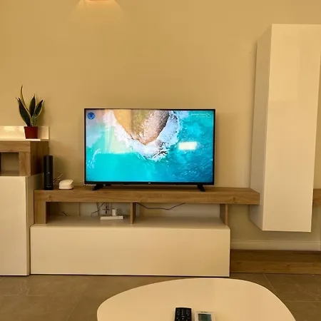 10 Mins To Valletta Modern Seaside Appartement